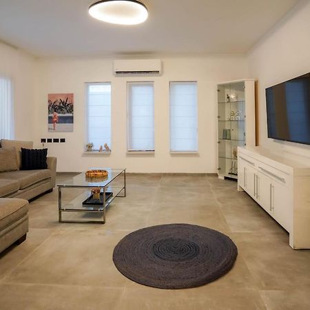 וילה רוני בריכה מחוממת Villa Roni Heated Pool Eilat Extérieur photo