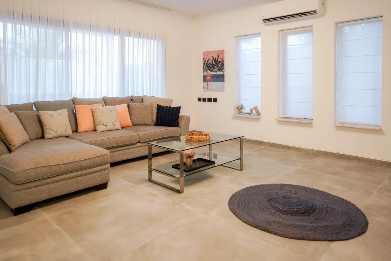 וילה רוני בריכה מחוממת Villa Roni Heated Pool Eilat Extérieur photo