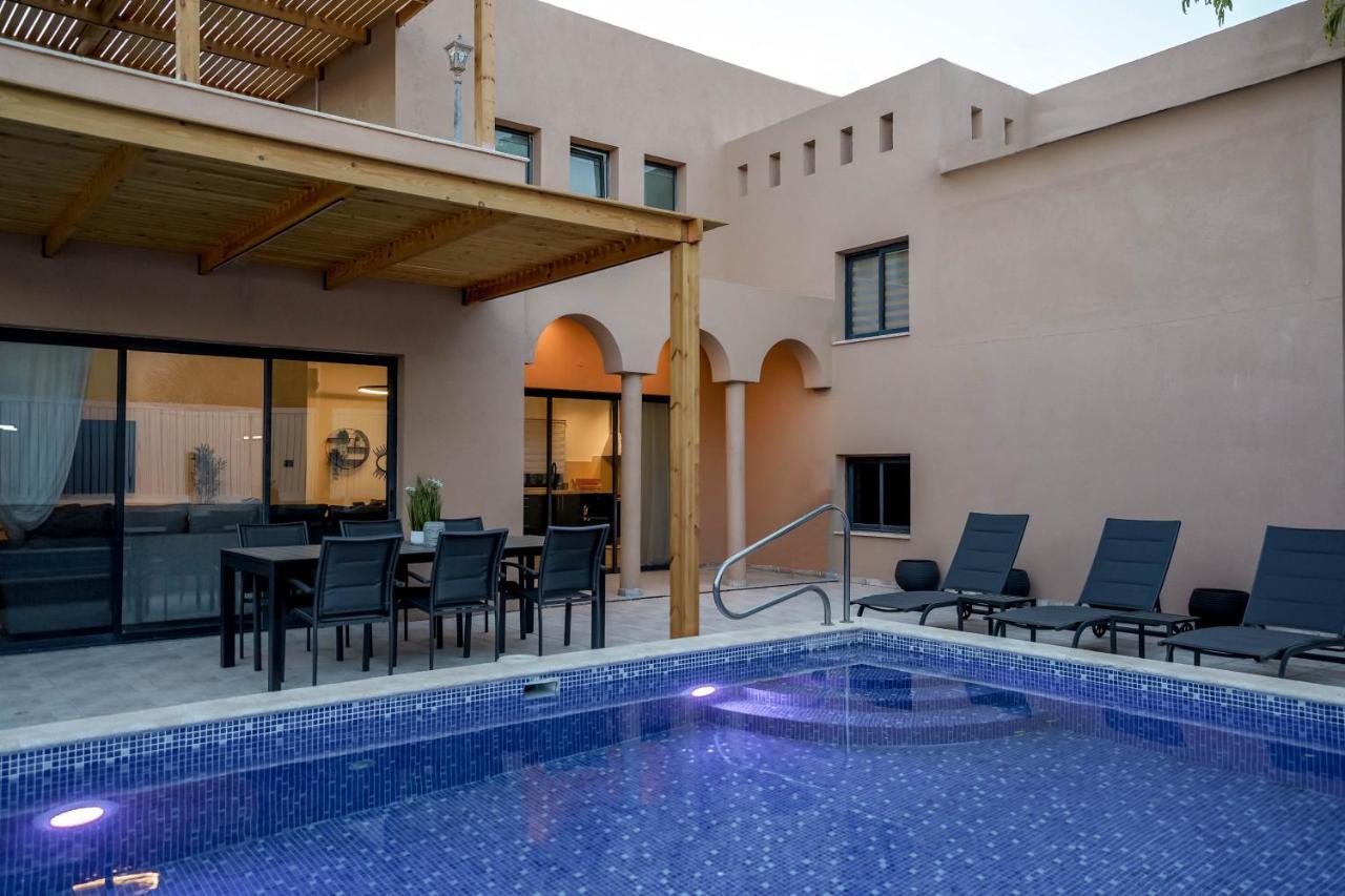 וילה רוני בריכה מחוממת Villa Roni Heated Pool Eilat Extérieur photo